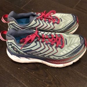 Hold Clifton 4 size 6.5 wide